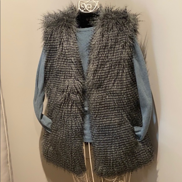 Via Spiga Faux Fur Vest - Picture 1 of 3
